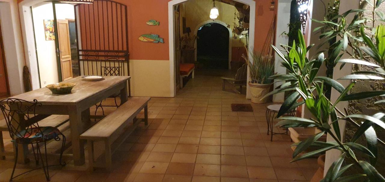 Le Mas Des Oliviers Puget-Ville Exterior foto