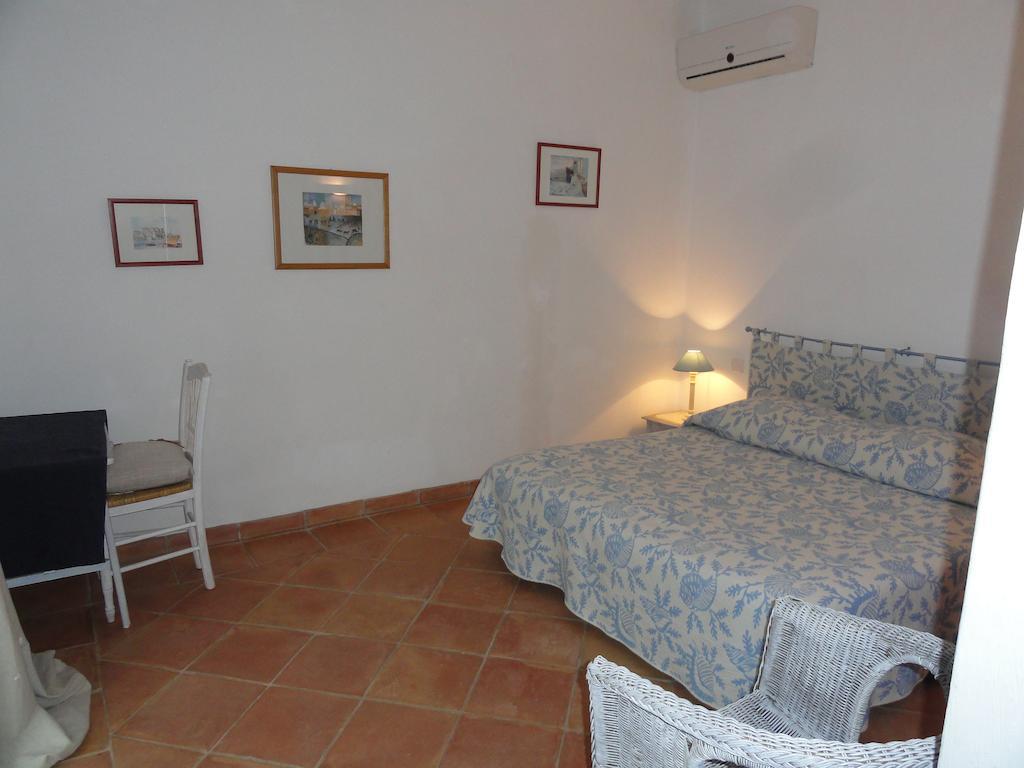 Le Mas Des Oliviers Puget-Ville Habitación foto