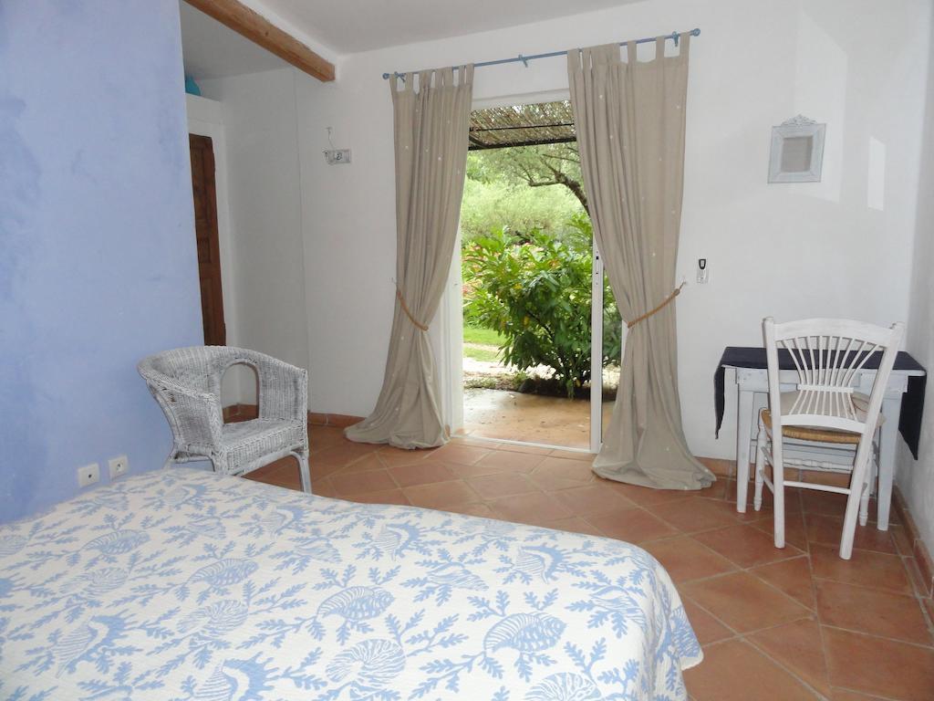 Le Mas Des Oliviers Puget-Ville Habitación foto