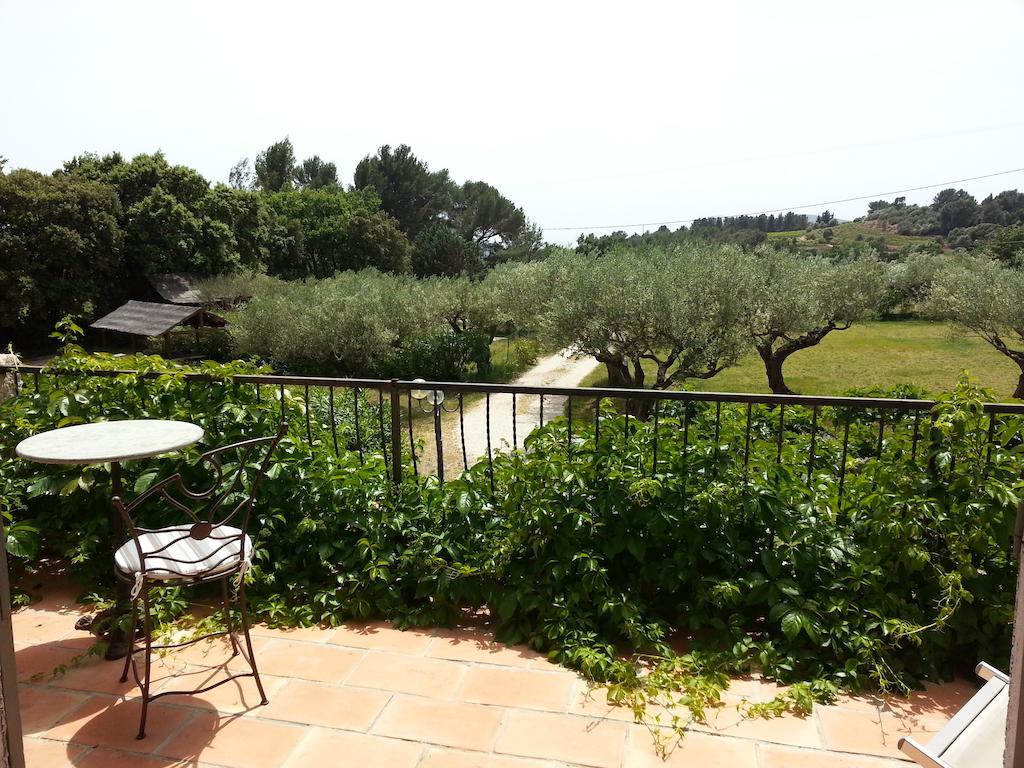 Le Mas Des Oliviers Puget-Ville Habitación foto