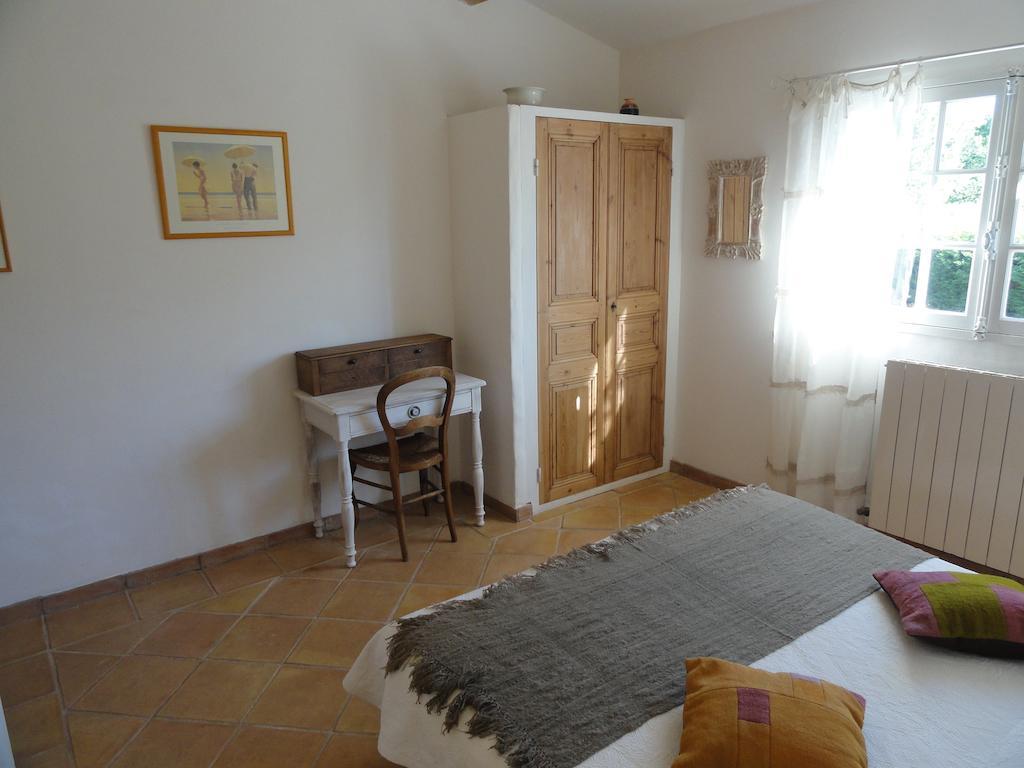 Le Mas Des Oliviers Puget-Ville Habitación foto